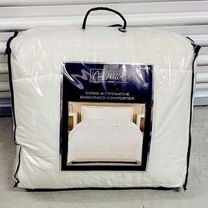 🔥 SALE!! NEW Down Alternative Comforter - KING